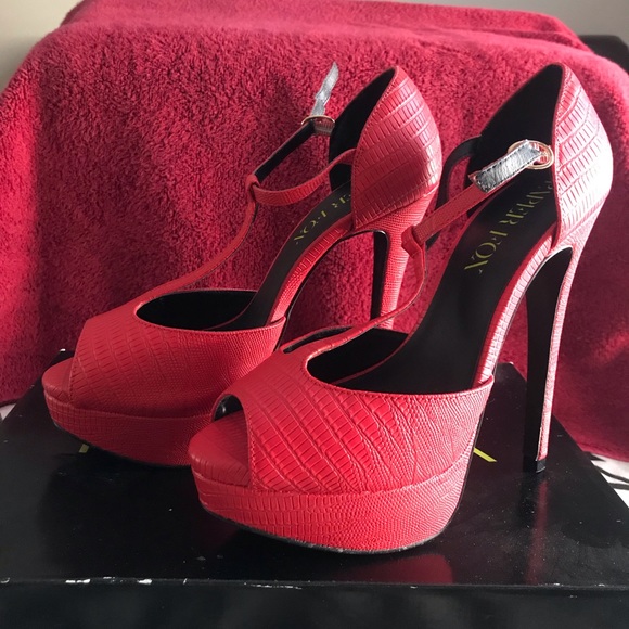 Paper Fox Shoes - Cute red heels Paper Fox Shoes - Cute red heels